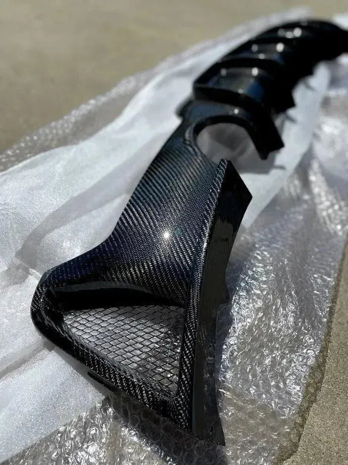 Carbon rear diffuser end with the exhaust cut-out, on bubble wrap (MP Style) – BMW F32 4 Series