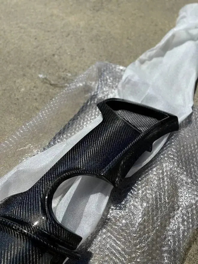 Close-up of the carbon diffuser exhaust cut-out (MP Style) – BMW F32 4 Series