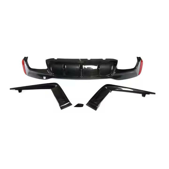 Five-piece carbon rear diffuser with side splitters, top view (3D Style) – BMW F90 M5
