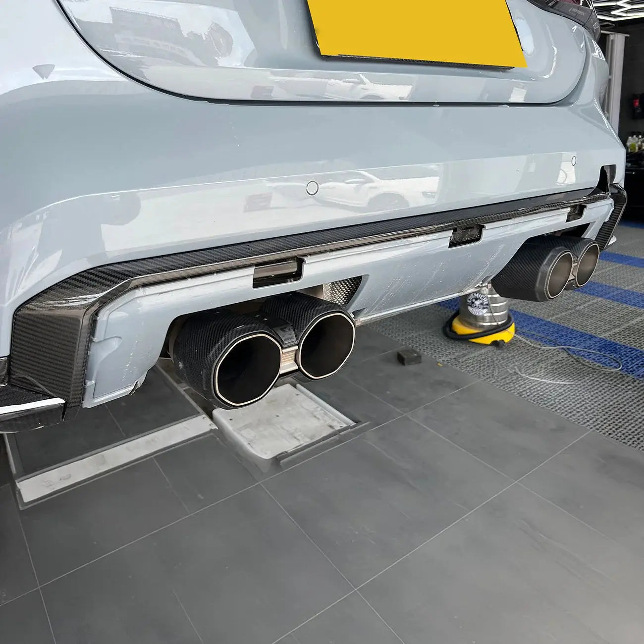 Hátsó diffúzorok carbon fiber bmw g80 g81 m3 g82 g83 m4 ezüst dual-exhaust kipufogó rendszer karbon elemekkel