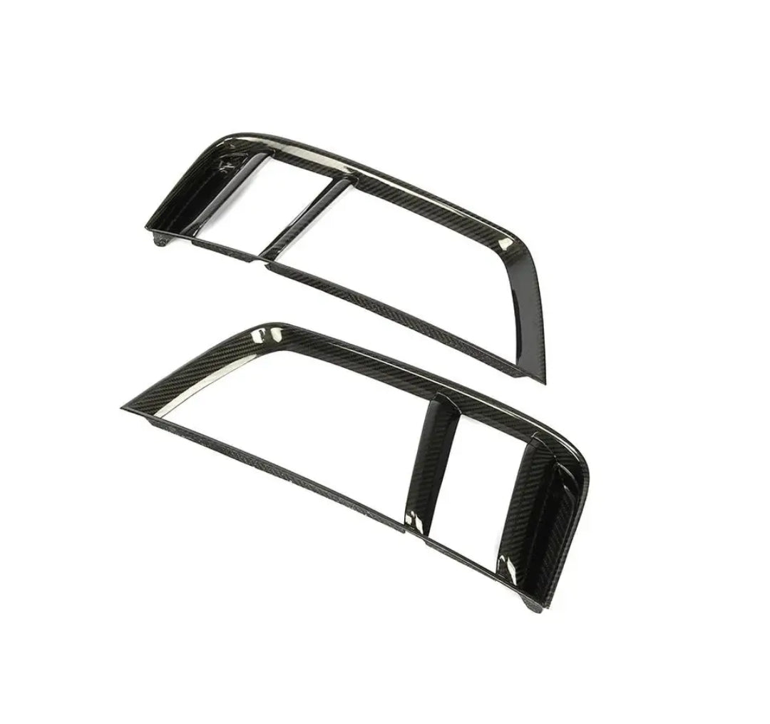 2 ráhelyezhető carbon fiber hátsó szellőző keret 3/4 nézetben – Audi R8 4S (2015–2018)