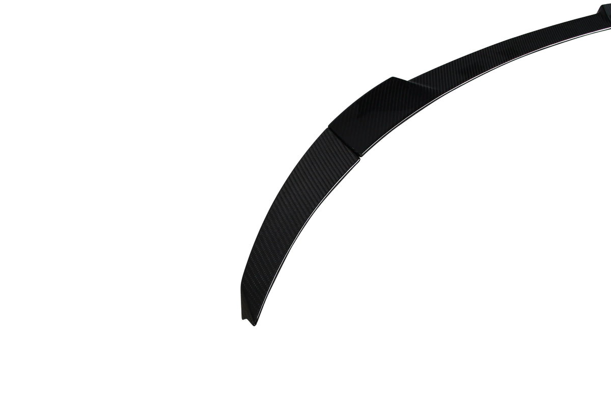 A 3 részes carbon hátsó spoiler íves oldalsó eleme közelről – Audi R8 4S