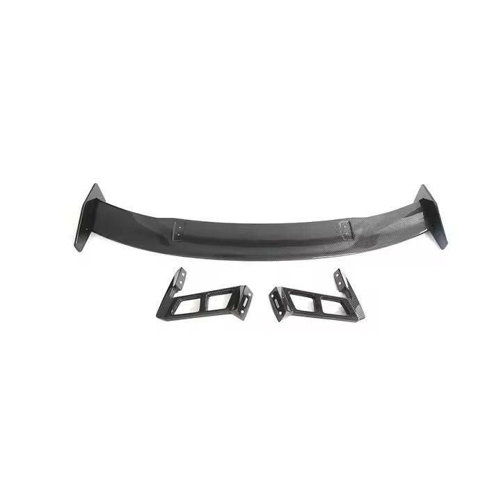 Carbon hátsó szárny kis véglapokkal és 2 tartókonzollal (GT Style) – Audi R8 4S