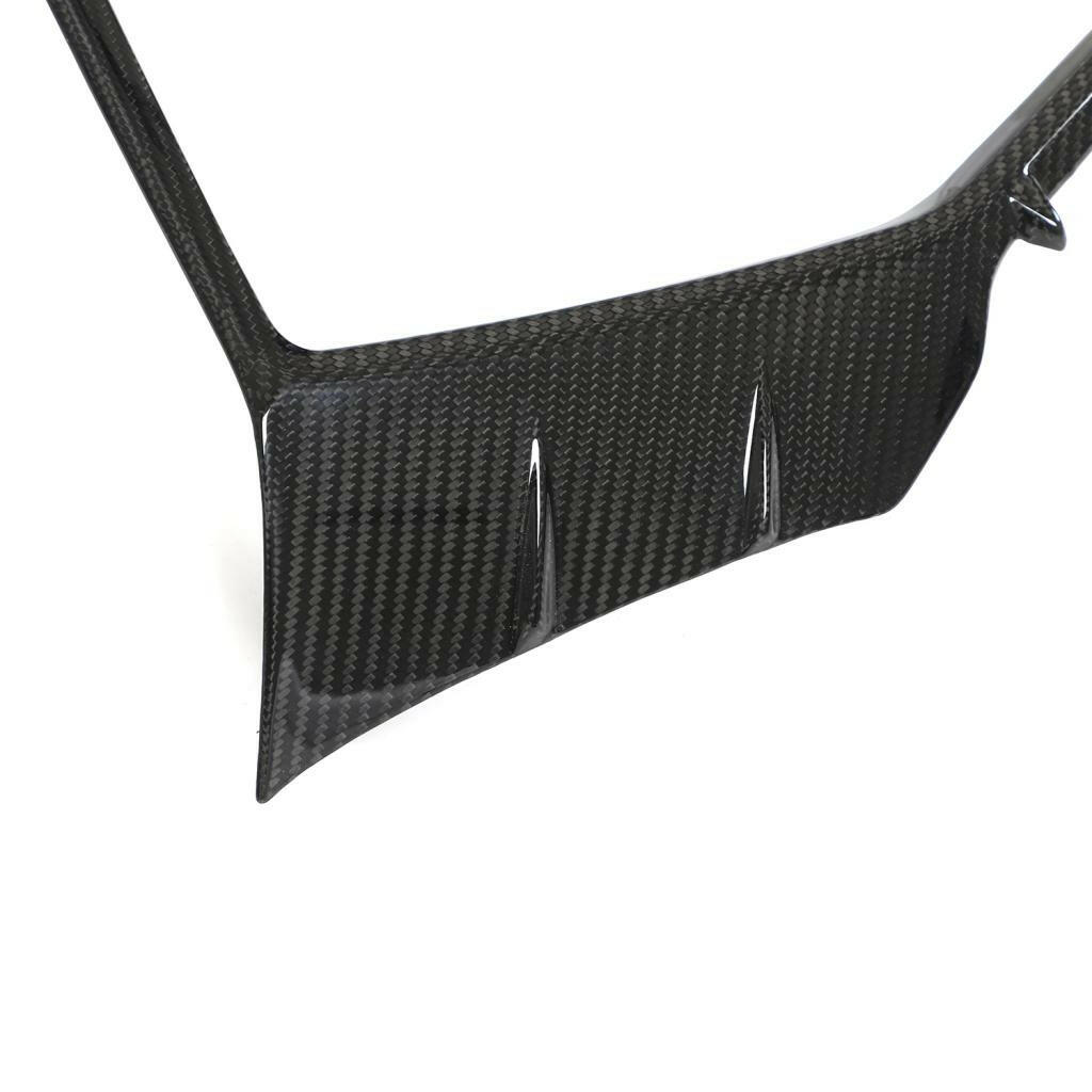 Hűtőrács keret alsó oldalszárnya carbon szövéssel, közeli kép – Audi RS6 C8 / RS7 C8