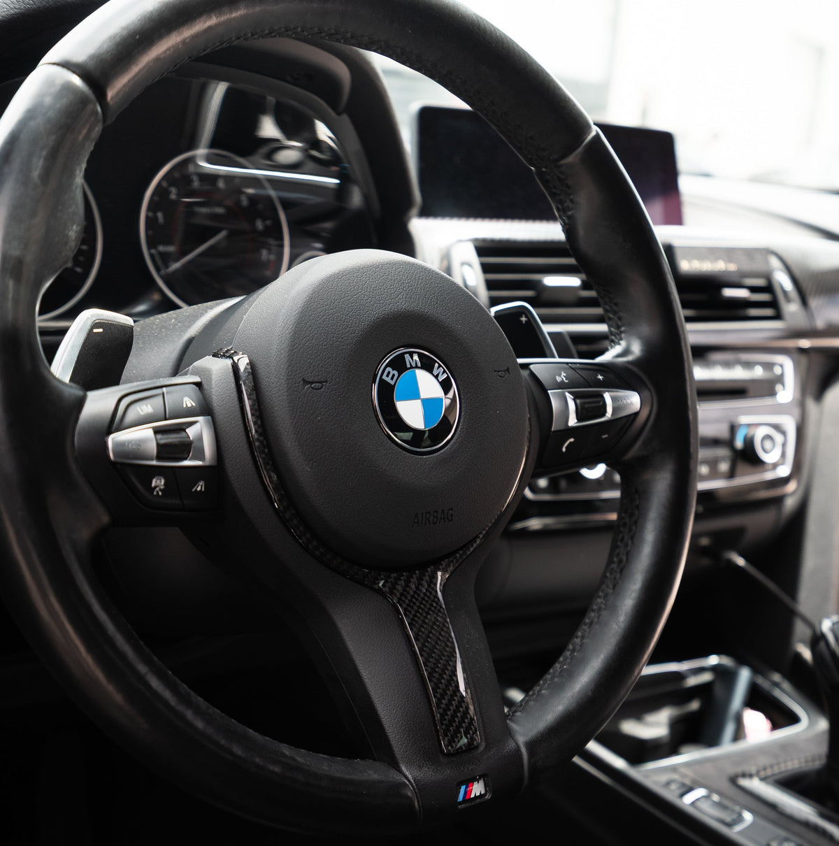 Kormány díszléc BMW F87 M2 | F80 M3 | F82 M4 | F30 | F32 | F22 – Belső kormány díszléc