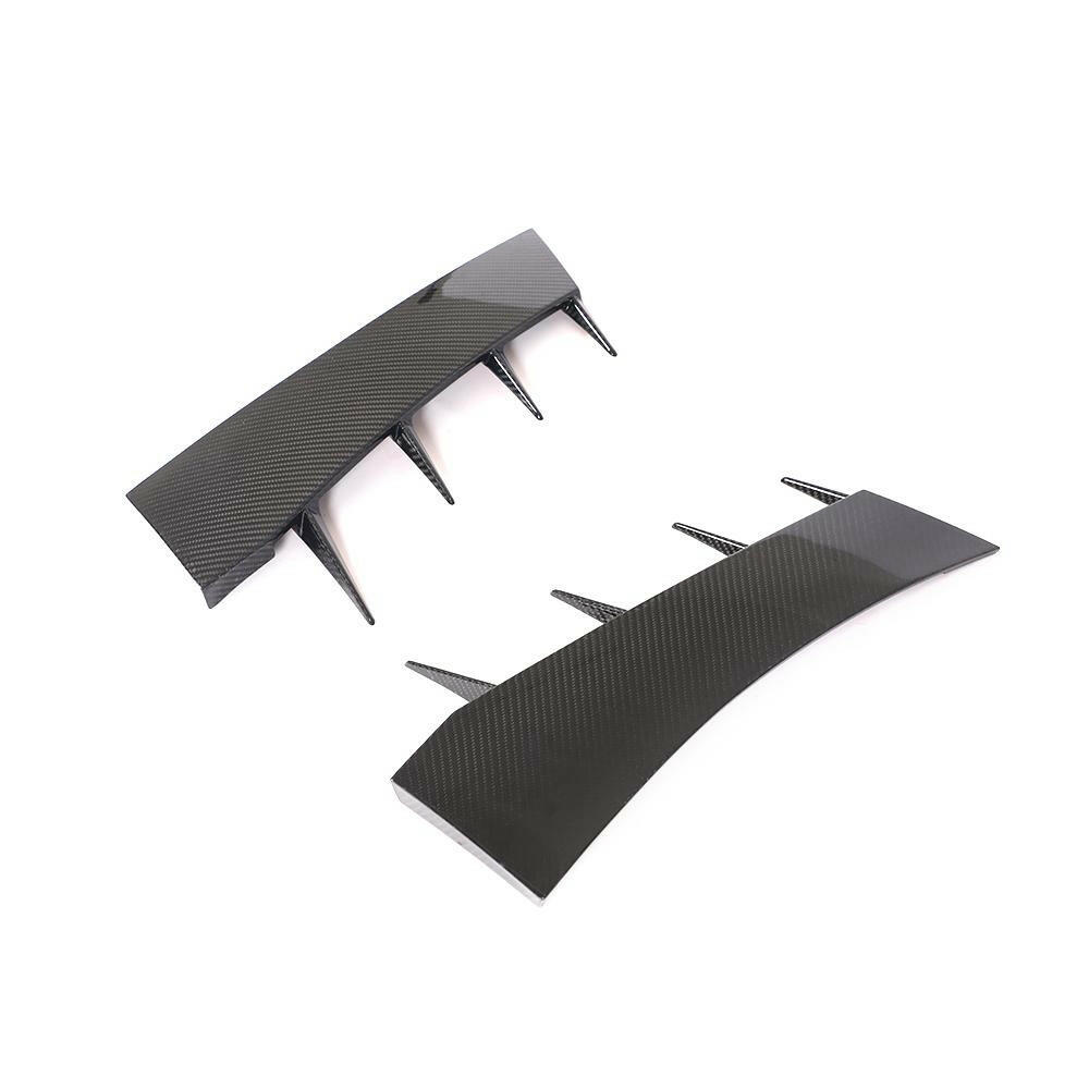 2 carbon canard oldallap, egyenként 4 egymás feletti uszonnyal, 3/4 nézet (Euro V2 Style) – Audi R8 4S (2015–2018)