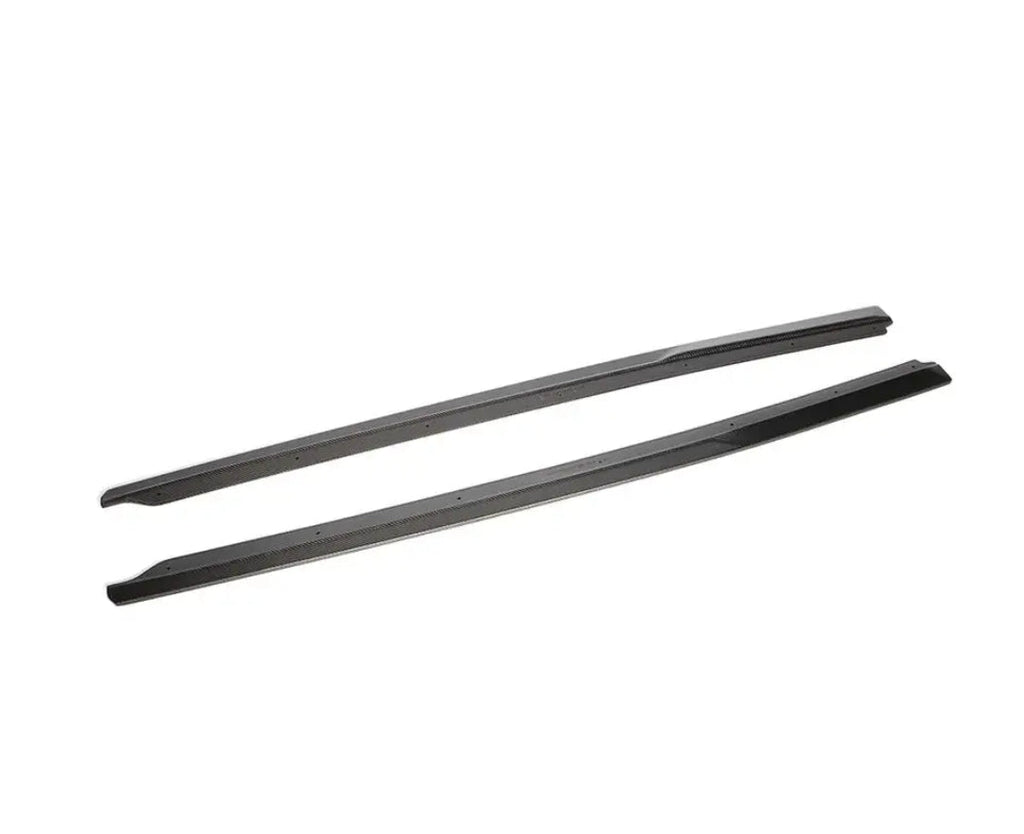 Két carbon oldalsó szoknya átlós oldalnézetből (Performance Style) – Audi R8 4S (2015–2018)