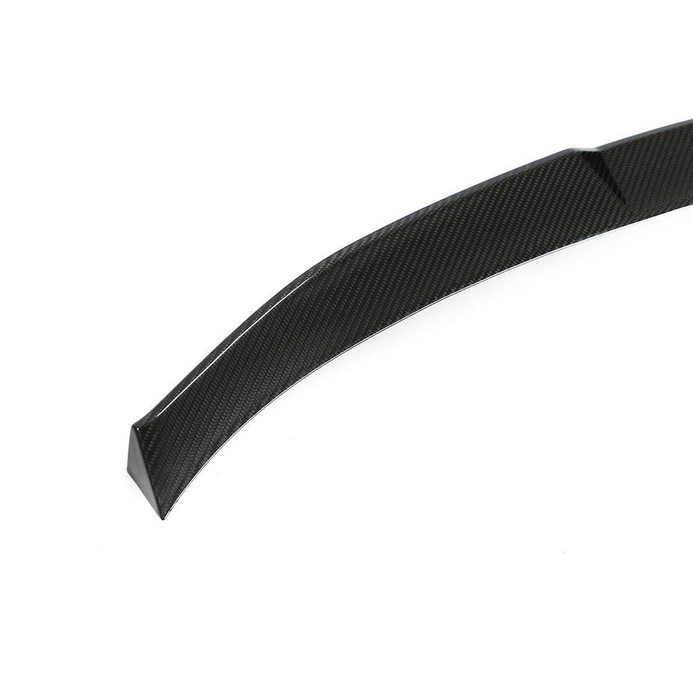 Carbon csomagtérajtó spoiler lehajló vége közelről (Euro V1 Style) – Audi RS6 Avant C8