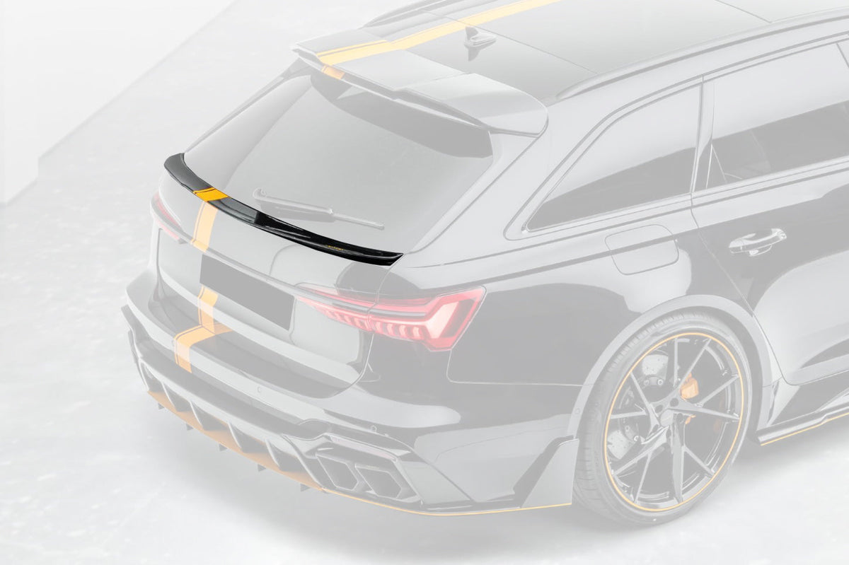 Fekete Audi RS6 Avant C8 felülről, hátsó 3/4-ben, kiemelt carbon csomagtérajtó spoilerrel (MSY Style)