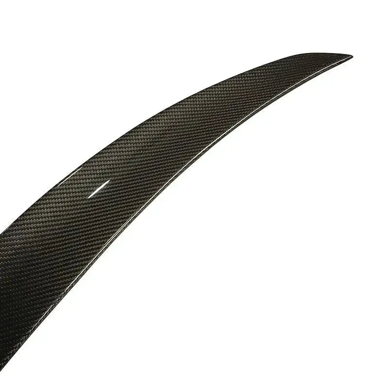 Csomagtartó spoiler carbon szövésmintája közelről (MP Style) – BMW F32 4-es sorozat