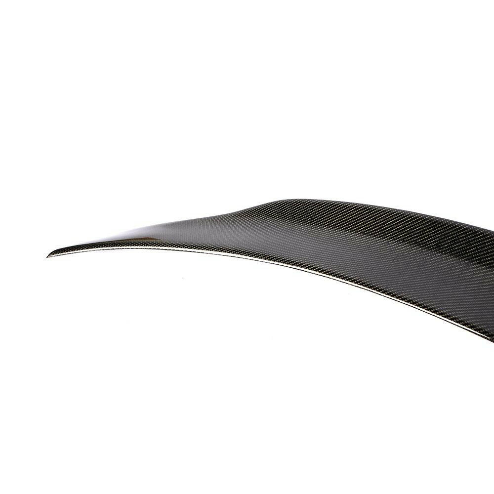 Carbon spoiler másik vége közelről, látható szövéssel (GTX Style) – Mercedes-AMG C63 W205 (szedán / kombi)