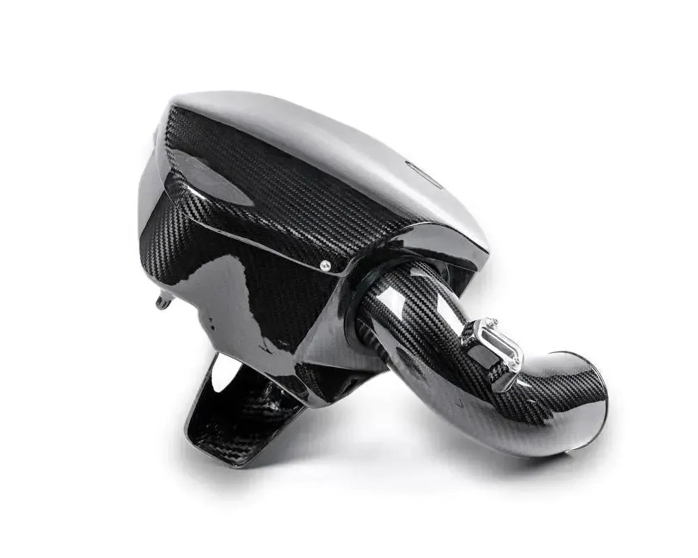 Carbon airbox and intake pipe for the B58 engine, side view – BMW F30 340i / F32 440i